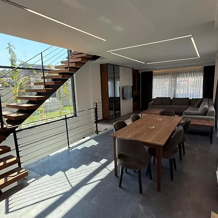 Villa Vip Lueks Odalar Banyo Ve Klimali Çeşme