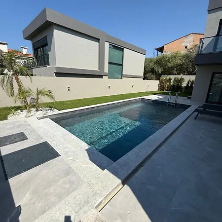 Villa Vip Lueks Odalar Banyo Ve Klimali Çeşme