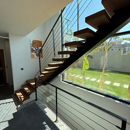 Vip Lueks Odalar Banyo Ve Klimali Villa Çeşme