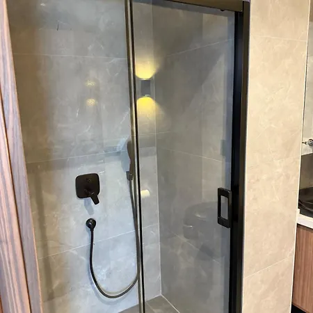 빌라 Vip Lueks Odalar Banyo Ve Klimali *