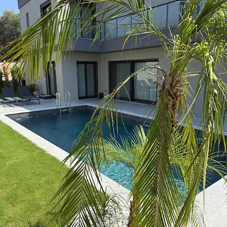 Villa Vip Lueks Odalar Banyo Ve Klimali