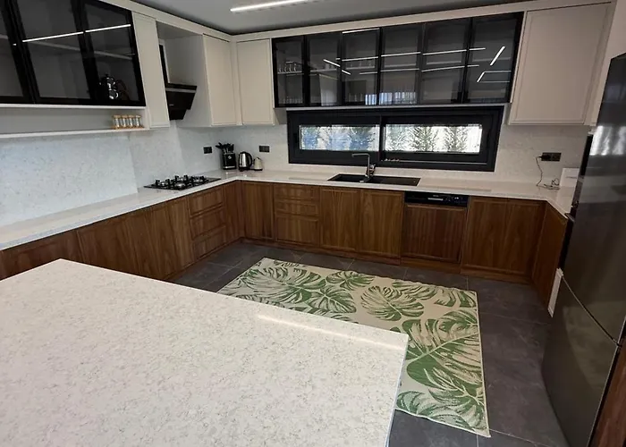 Villa Vip Lueks Odalar Banyo Ve Klimali Çeşme