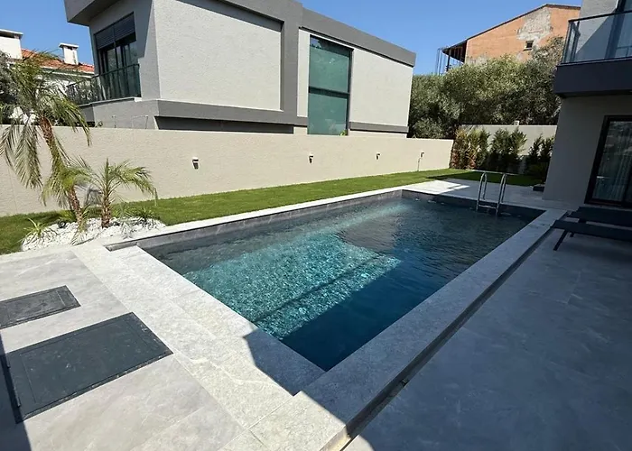 Villa Vip Lueks Odalar Banyo Ve Klimali Çeşme