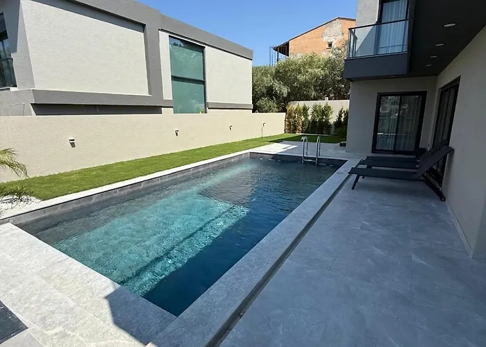 Vip Lueks Odalar Banyo Ve Klimali Villa *